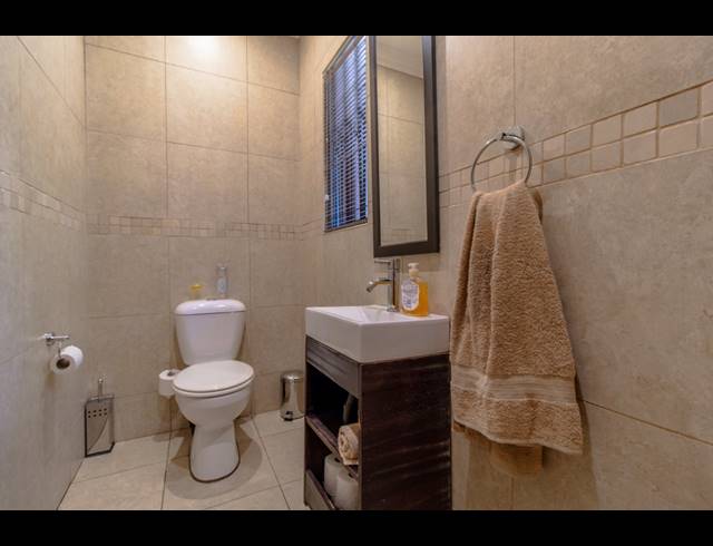 5 BEDROOM HOUSE FOR SALE IN GLENVISTA